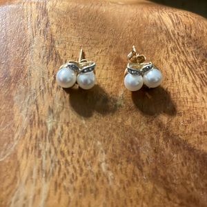 Vintage Pearl stud earrings